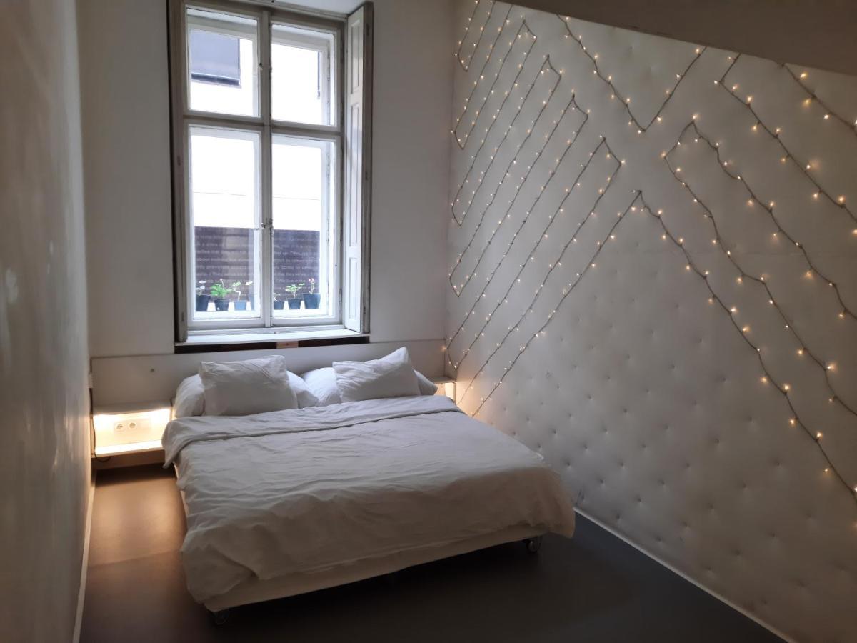 Downtown Prague Minimalistic Room In Flatshare 외부 사진