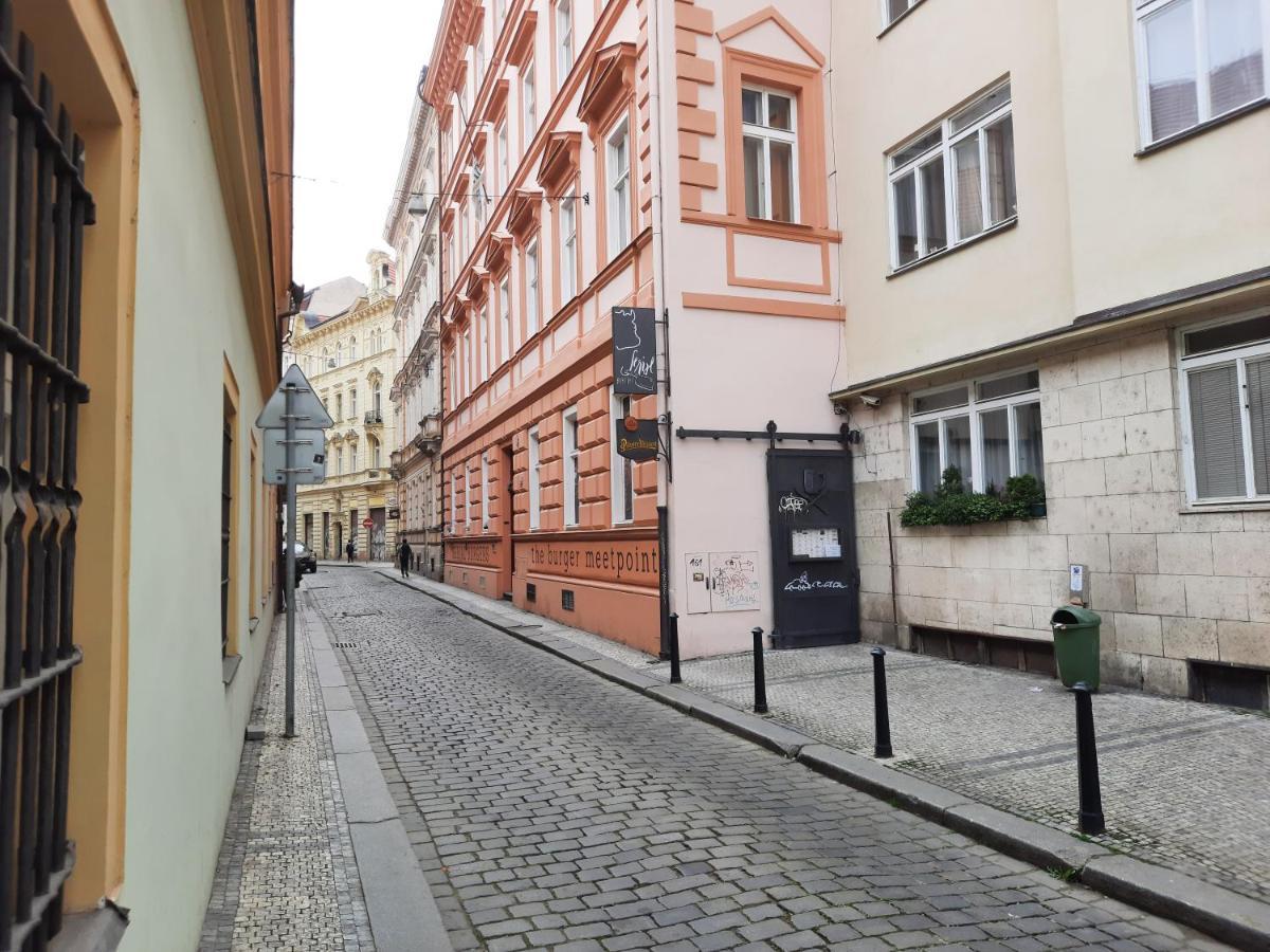 Downtown Prague Minimalistic Room In Flatshare 외부 사진