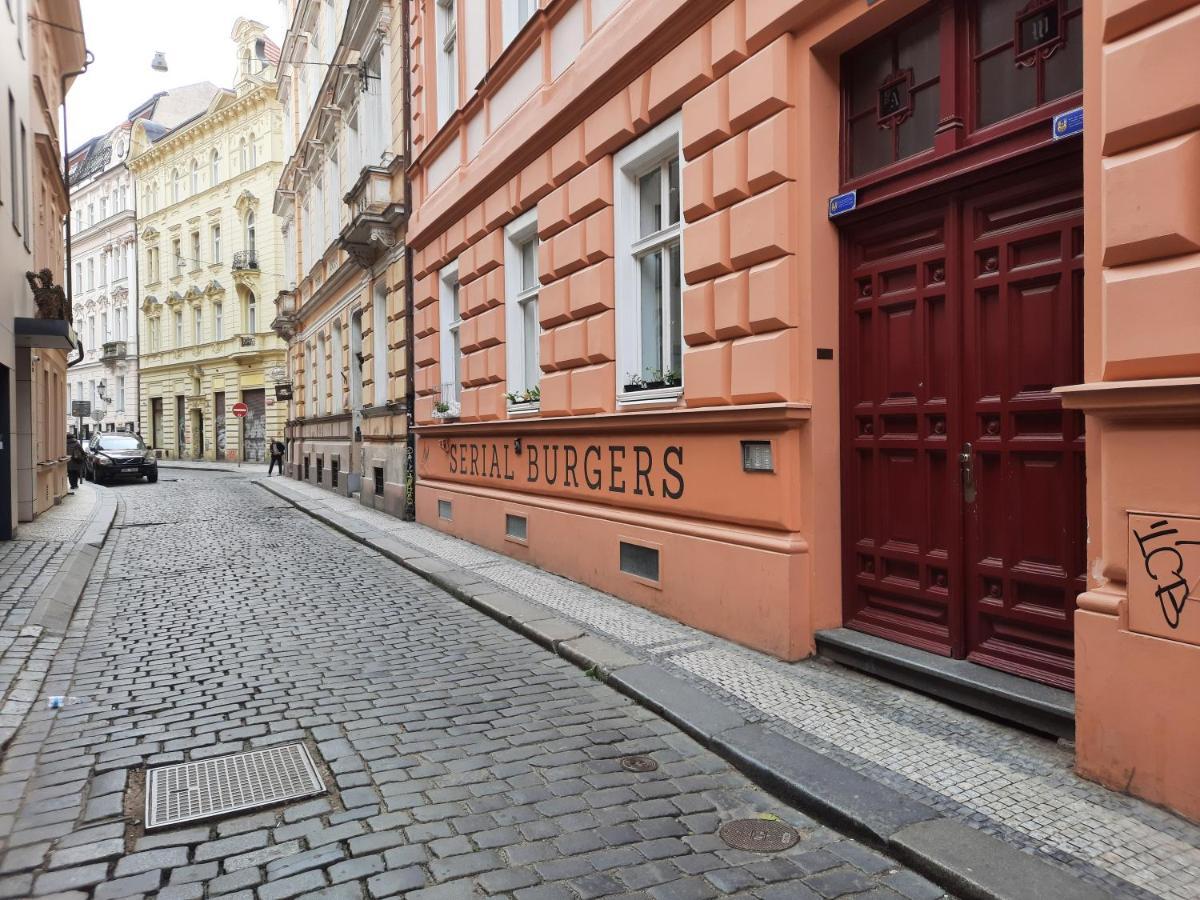 Downtown Prague Minimalistic Room In Flatshare 외부 사진