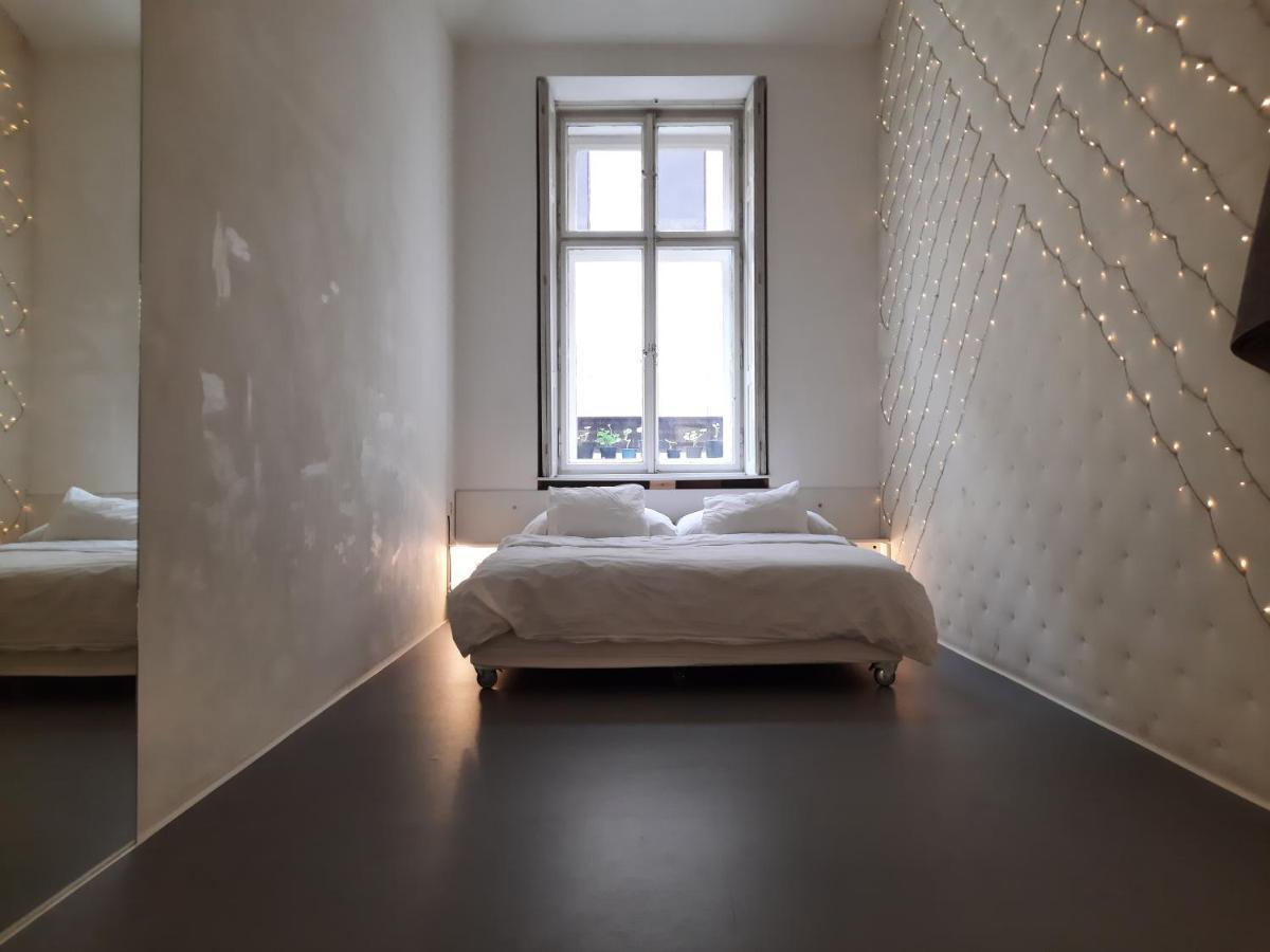 Downtown Prague Minimalistic Room In Flatshare 외부 사진