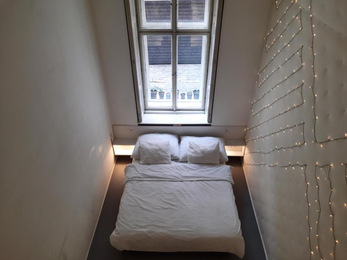 Downtown Prague Minimalistic Room In Flatshare 외부 사진
