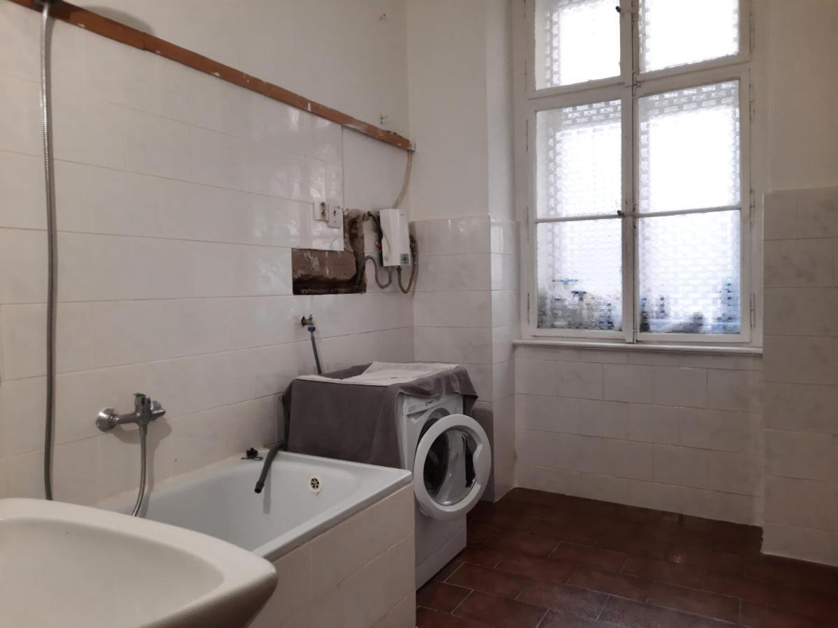 Downtown Prague Minimalistic Room In Flatshare 외부 사진