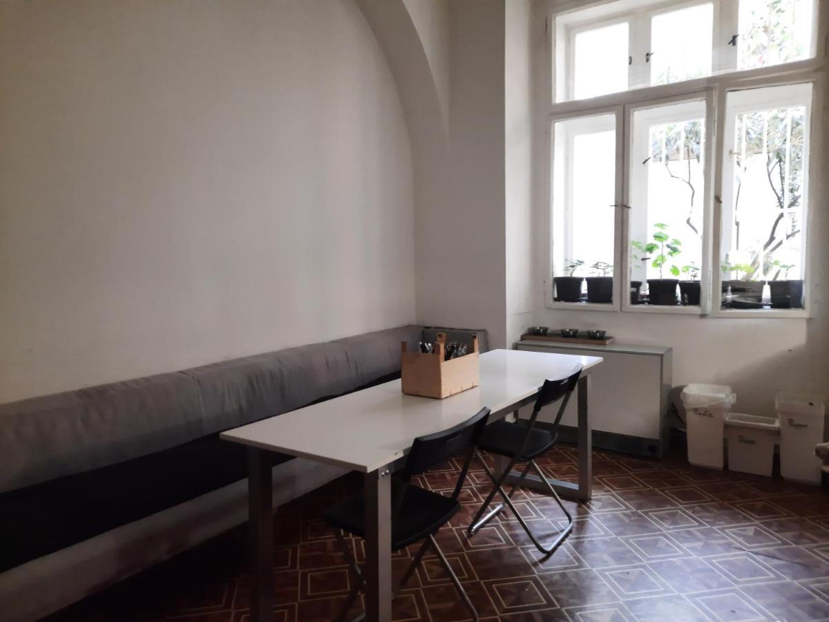 Downtown Prague Minimalistic Room In Flatshare 외부 사진