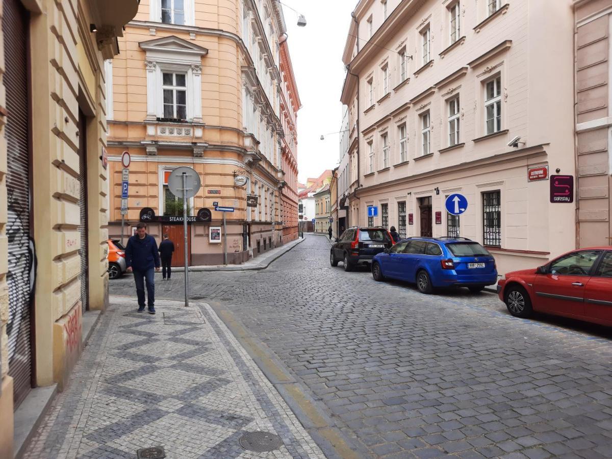 Downtown Prague Minimalistic Room In Flatshare 외부 사진