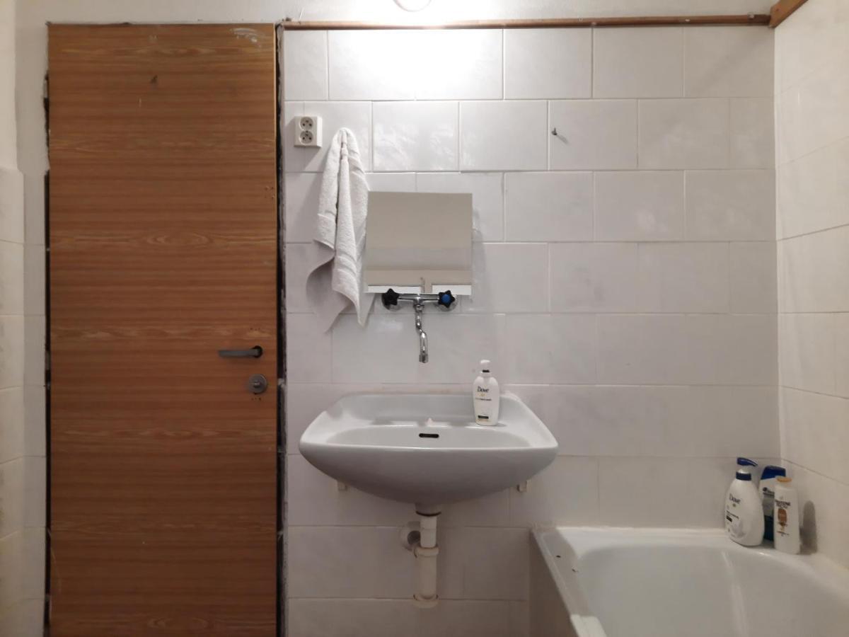 Downtown Prague Minimalistic Room In Flatshare 외부 사진